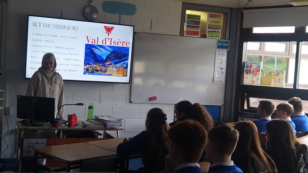 MFLRoyalPr1's tweet photo. Thanks to former MFL student @Royalandprior Sarah for coming in to share of her Gap Year experience in Val d'Isère...immersing herself in the French language and culture. A very enthusiastic and informative talk...🏂🇫🇷🌨❄ https://t.co/c0GOvNizZP
