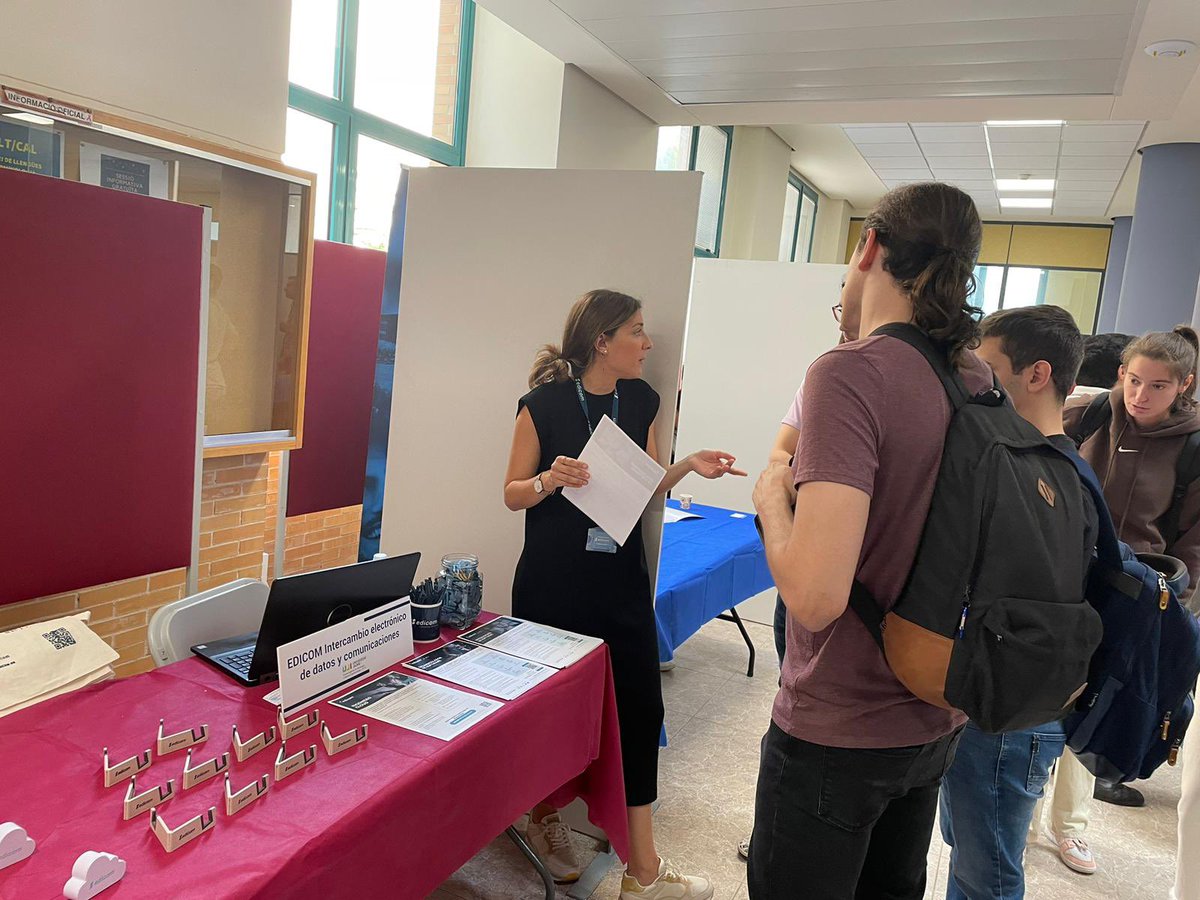 edicomgroup_HR's tweet photo. ¡Hoy estamos en La Fira d’Empreses de la @ESTCE_UJI! 🙌🏼
📍@UJIuniversitat
Un año más buscando #TopTechTalent universitario. 👀
¿Te unes a #EDICOM?➡️ https://t.co/ntwxbn6pFD https://t.co/LtpQKiPPud