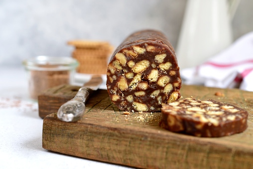 🍫#Umbria is also famous for its #chocolate. Chocolate Salami is often served at #Weddings. Watch the recipe here
bit.ly/ChocolateSalam…
------------
#caterer #partyfood #weddingcatering #canapes #weddingfood #corporatecatering #caterers #weddingsupplier #italianwedding