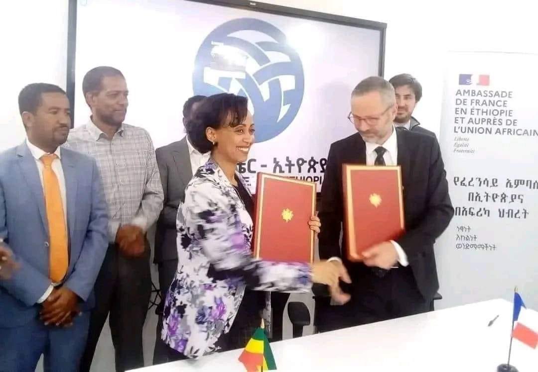 DongoloLoubak's tweet photo. Will #Afar #satrap see the colour of this money?
As usual it will end up in the ruling party &amp; dominant ethnic group region coffers thanks 2 #Afarpuppets.
The corrupt #Ethiopia will fleece Afar again, thanks 2 the satrap ruling &amp; their in place for Afar since the imperial time. https://t.co/lcrKFAuvIR