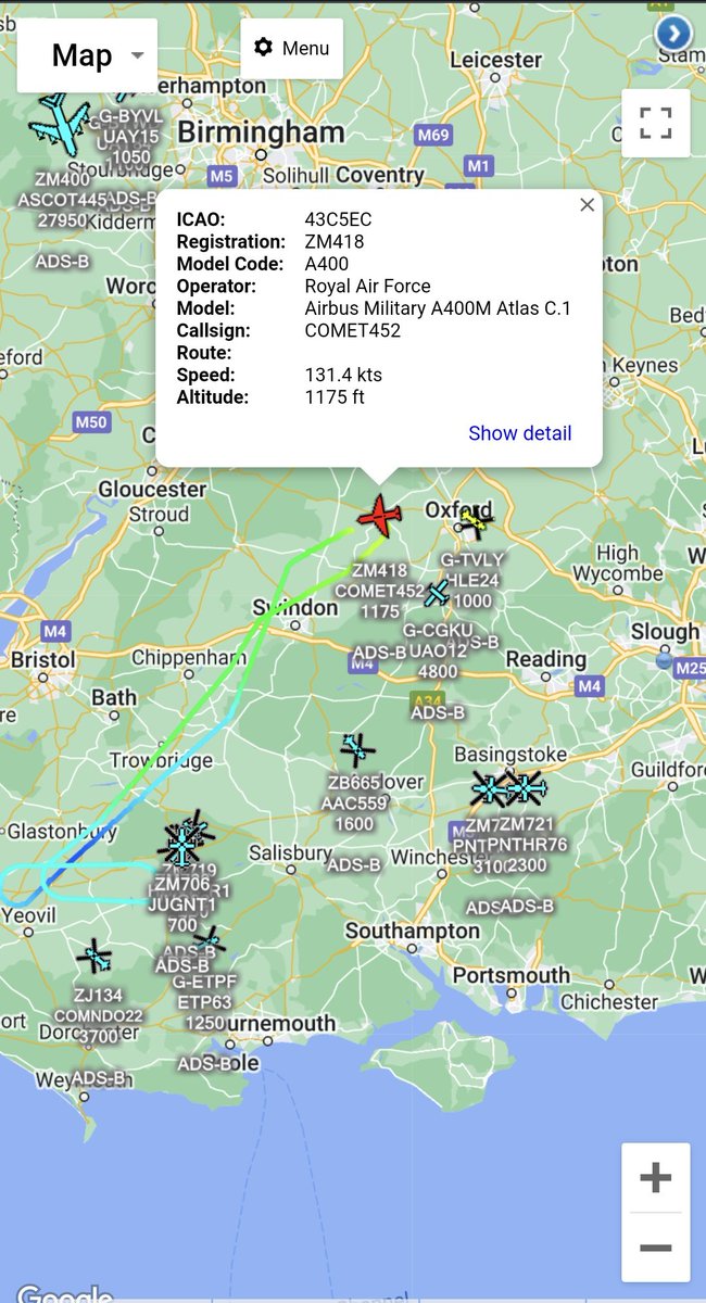 scan_sky's tweet photo. Squawk 7700 🚨

#RAF 🇬🇧 - Airbus A400M - #ZM418 - #COMET452

Currently Squawking Emergency Squawk 7700 On The Approach To RAF Brize Norton 🇬🇧 https://t.co/fSNU3Zex46