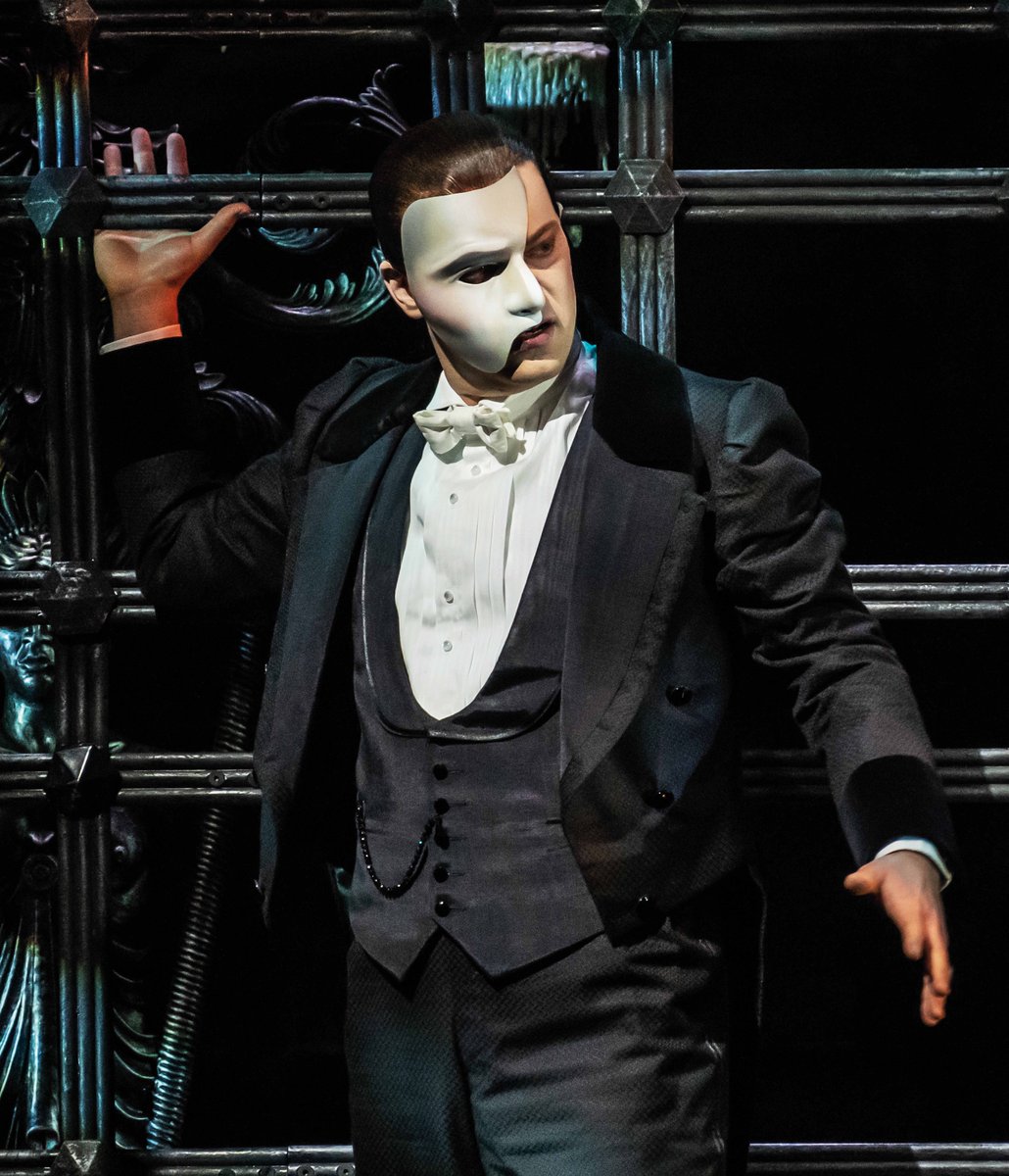 NEW production images from @PhantomOpera of @JRobyns as The Phantom!

📷Photos: #JohanPersson
