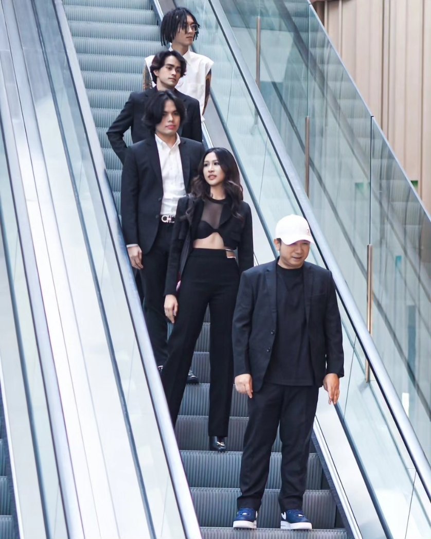 weareflyway's tweet photo. This is the way.FLYWAY CREW.🔥

@theguitarmag
@aimsatida @tarrdoesmusic
@khamas_khan @d__v__s__h
#GuitarMagAwards2023 
#FLYWAYentertainment https://t.co/XiMIqfBJ9m