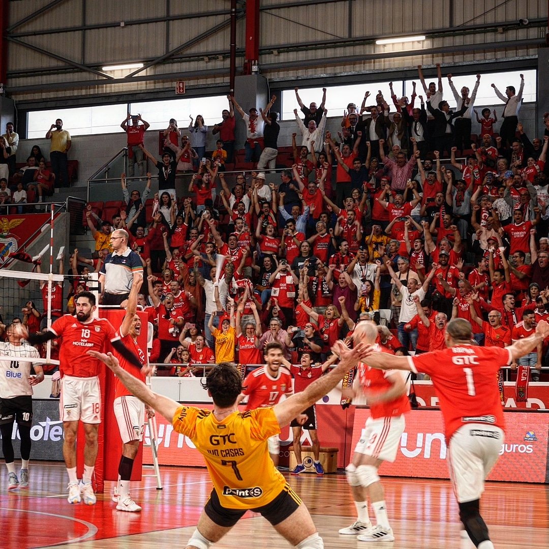 🦅🏆

#EPluribusUnum 
#SóHáUmBenfica