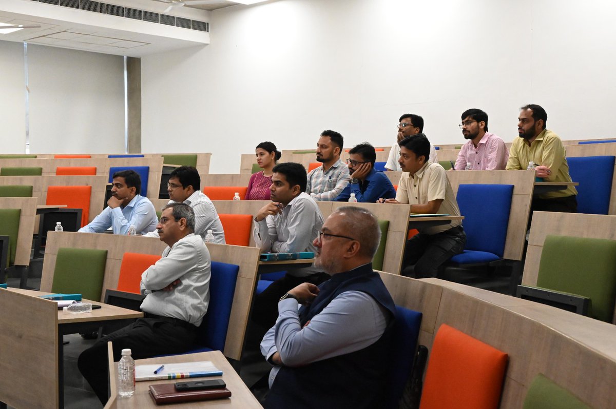 A big initiative by MoD to increase the efficiency of defence capital acquisition process- reduce time, increase transparency &amp; ensure fairness
Addressed officers of Acquisition Wing in a trg program organised at RRU. 
Great discussion with professionals dealing with the subject