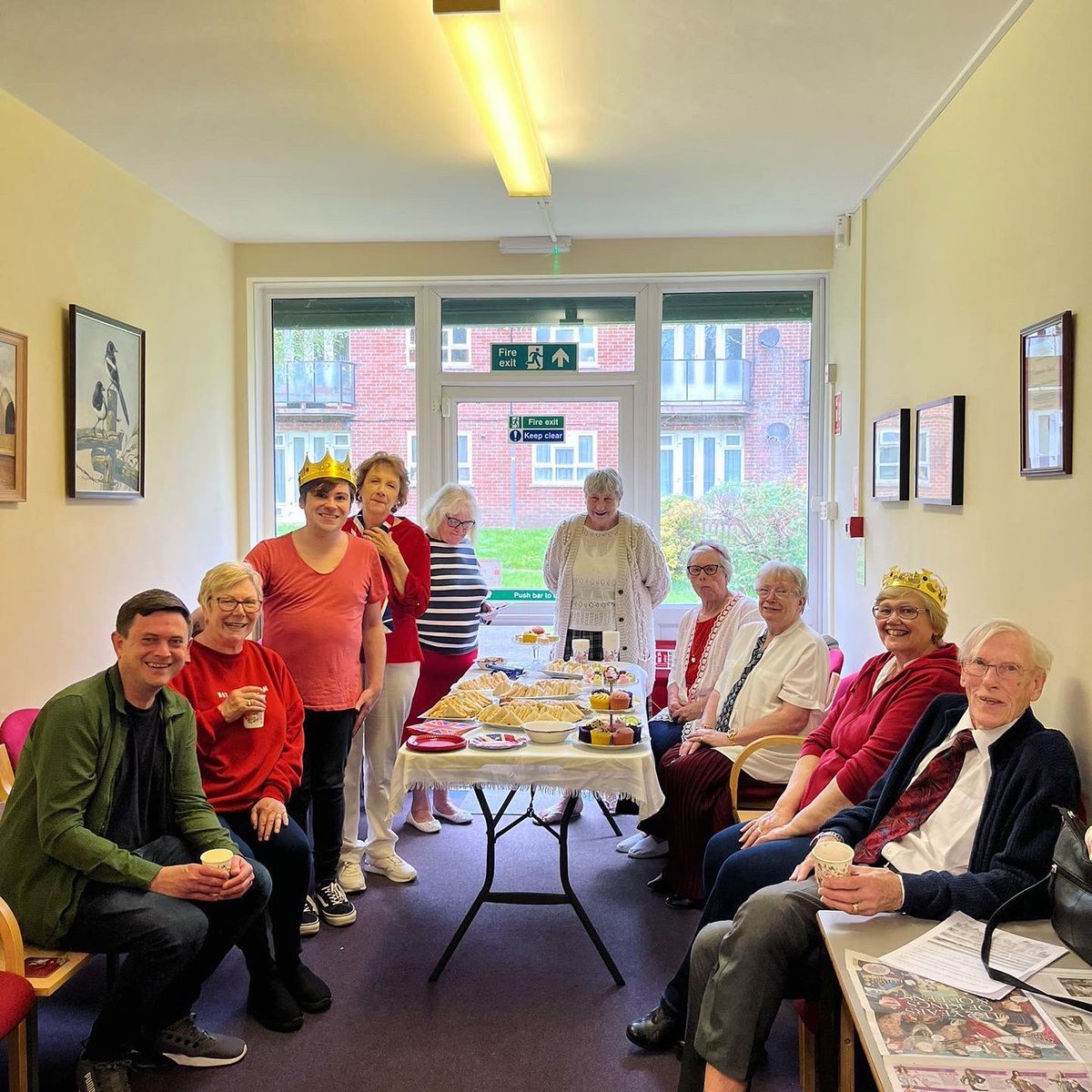 GreenwichLibs's tweet image. To commemorate the #Coronation of #KingCharlesIII #ColdharbourLibrary held a party including a screening of the event, cake, refreshments and fun for all ages including biscuit decorating and crafts! 👑 It was so much fun, thank you all for coming! #LoveYourLibrary