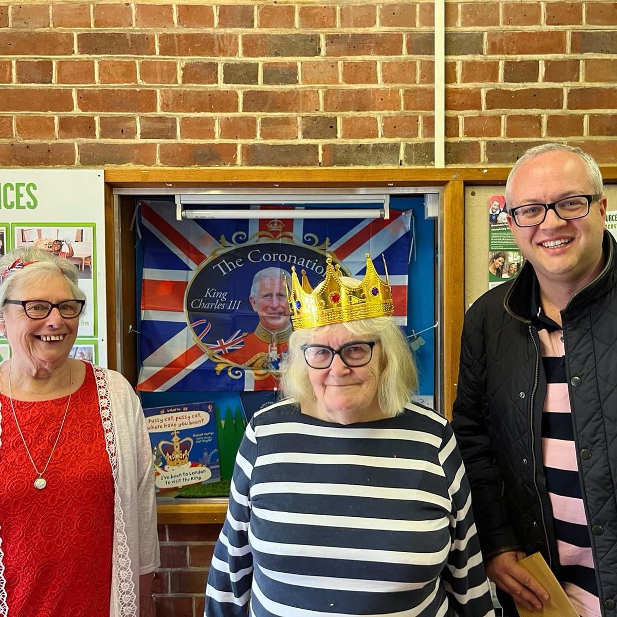 GreenwichLibs's tweet image. To commemorate the #Coronation of #KingCharlesIII #ColdharbourLibrary held a party including a screening of the event, cake, refreshments and fun for all ages including biscuit decorating and crafts! 👑 It was so much fun, thank you all for coming! #LoveYourLibrary