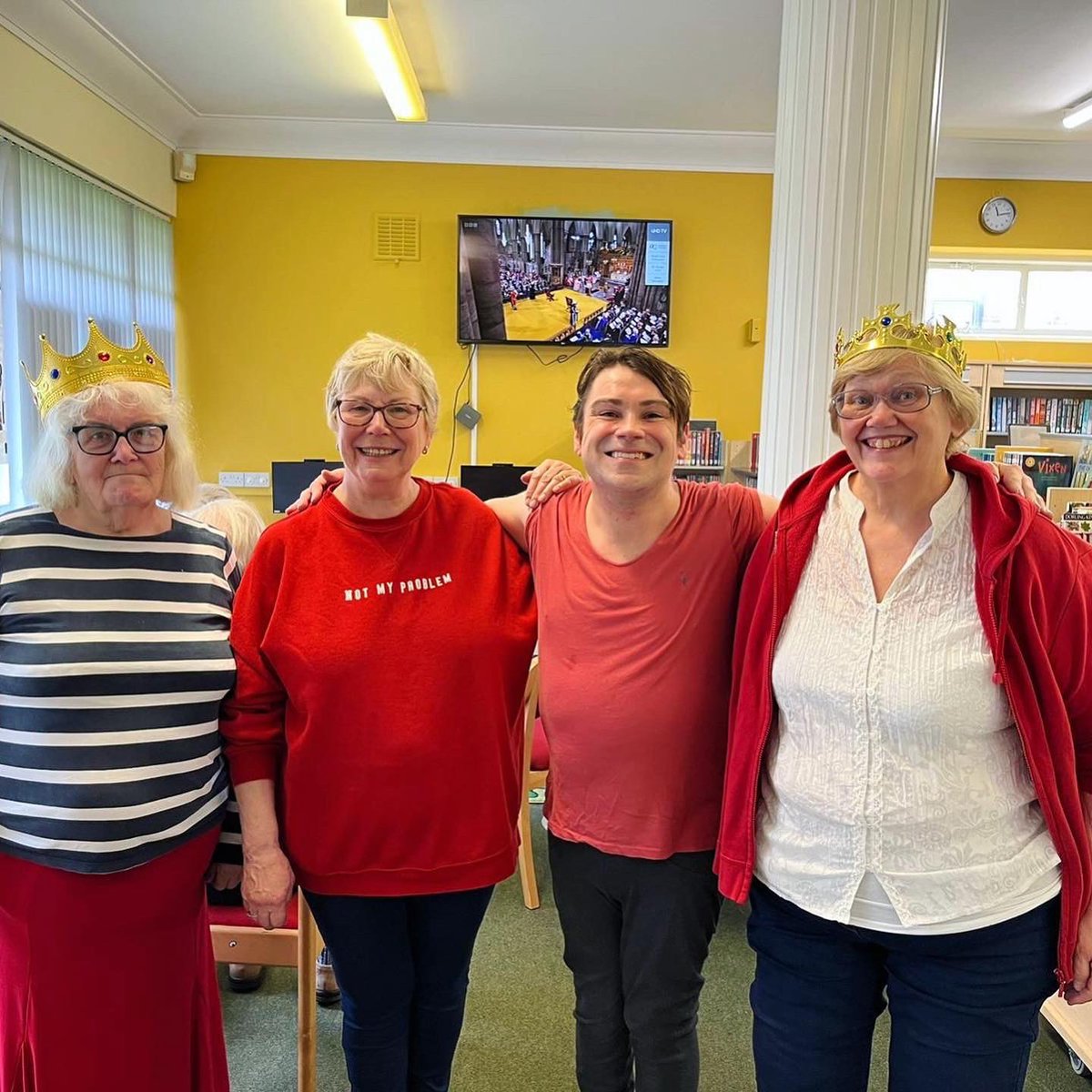 GreenwichLibs's tweet image. To commemorate the #Coronation of #KingCharlesIII #ColdharbourLibrary held a party including a screening of the event, cake, refreshments and fun for all ages including biscuit decorating and crafts! 👑 It was so much fun, thank you all for coming! #LoveYourLibrary