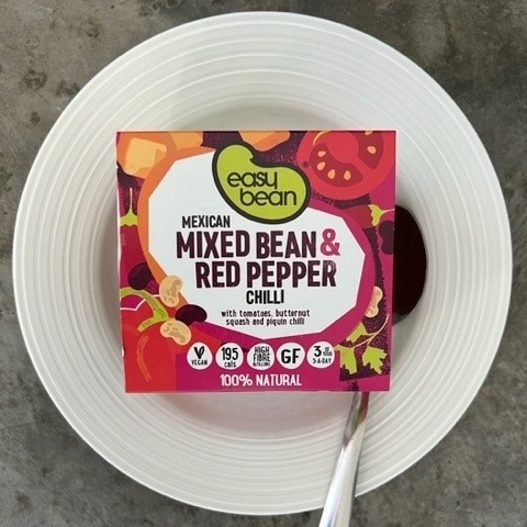 Lunch! After a weekend of celebrating our suggestion for a healthy lunch. Mixed Bean &amp; Red Pepper Chilli 🌶️ .. slowly cooked by us, quickly served by you.

100% natural ingredients, 195 calories in a 320g pot.

Available to buy from Ocado

#naturalfood #plantprotein #lovepulses