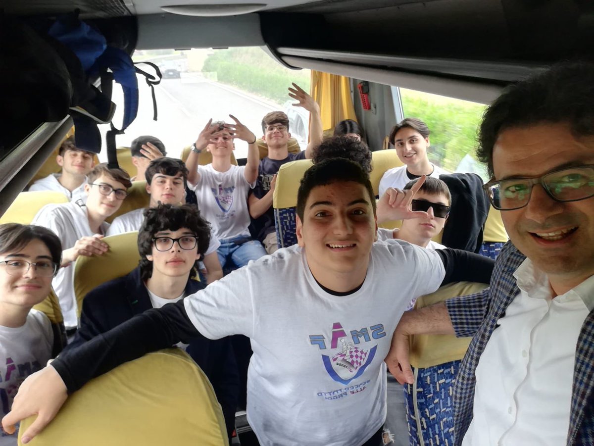 SMAF2022's tweet photo. We are the champions🥇💪🏻😍
#liceofermiAversa
#liceofermiParete
#Edcaserta 
#ASOC2223
#Monithon 
#dottoressaantoniagirfatti
#dottoressaantonellalafaci
#SMAF
#scaccomattoallefrodi
#ilgiocopuóesercitaredipendenza https://t.co/hxZfQttdhr