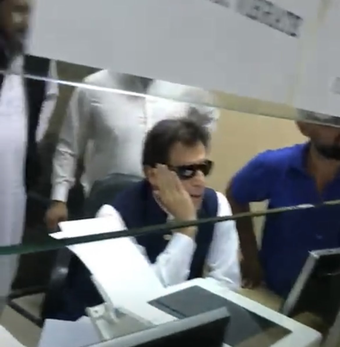 DrHammad_HAK's tweet photo. A man with nerves of steel !!!!

Before arrest https://t.co/izk31lsIdL