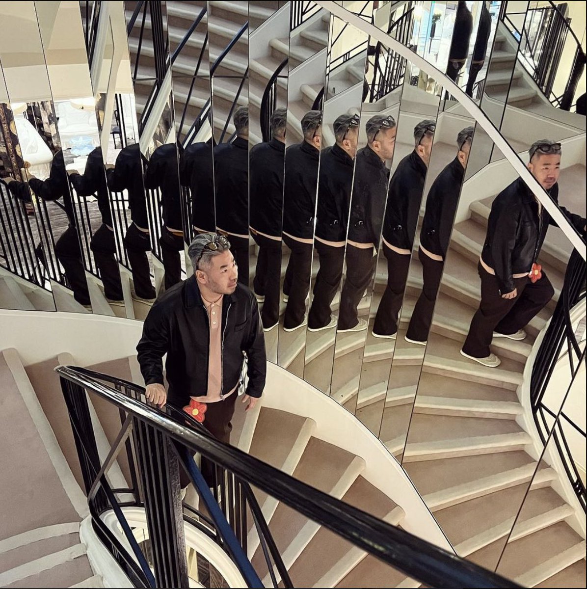 Meet KB Lee - the creative director behind WADE.

A big name in street fashion. He's worked with Nike, Stussy, and even served as the creative director for G-Dragon's fashion brand, PEACEMINUSONE.

Something big is on the horizon for WADE.