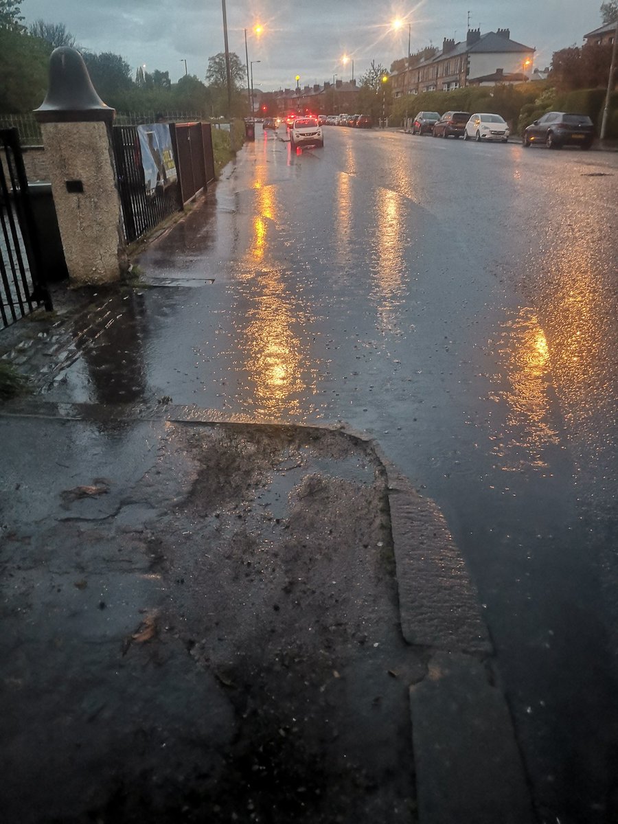 maxgroove's tweet photo. @MyGlasgowCC An absolute disgrace that this hasn't been sorted yet. Any time it rains now it completely blocks the pavement and access to the building. The blocked drains are also stopping the drain pipes from emptying so the gutters are overflowing and causing damp in the building. https://t.co/IJeQ9RhFdr
