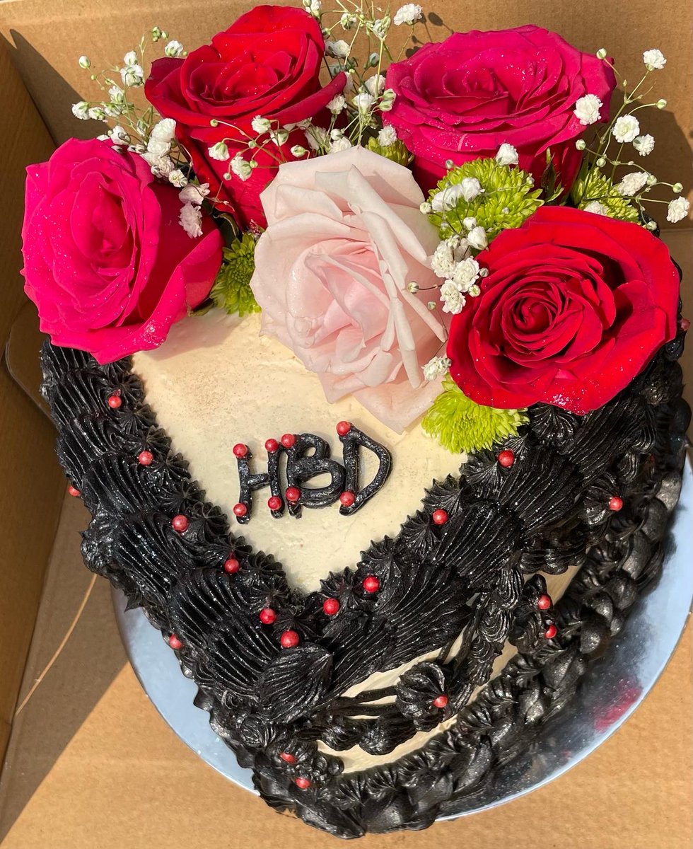 Psychedelic__P's tweet photo. Elegant vintage goth birthday 🎂
🖤🥀♥️ https://t.co/hYoJ5uMYTi