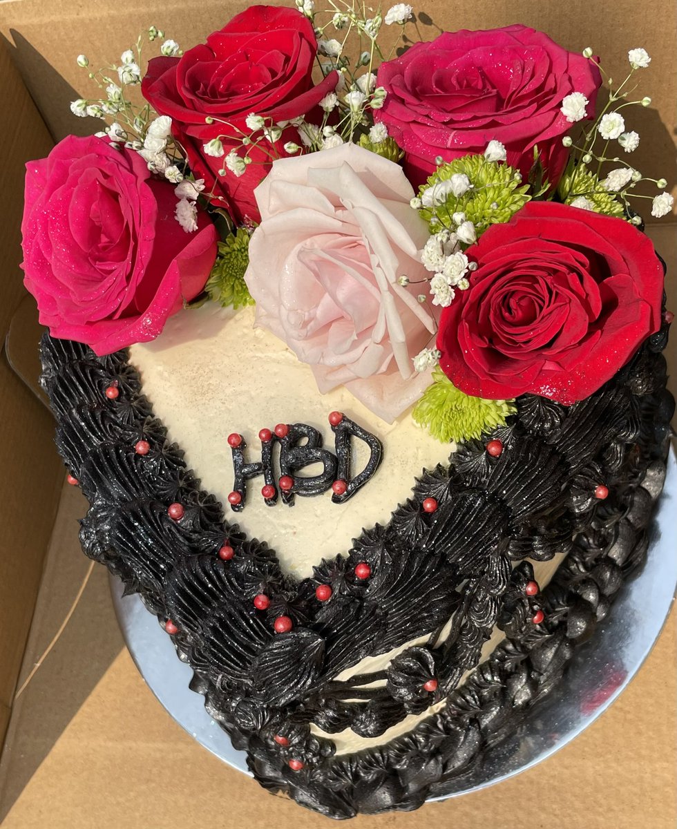 Psychedelic__P's tweet photo. Elegant vintage goth birthday 🎂
🖤🥀♥️ https://t.co/hYoJ5uMYTi