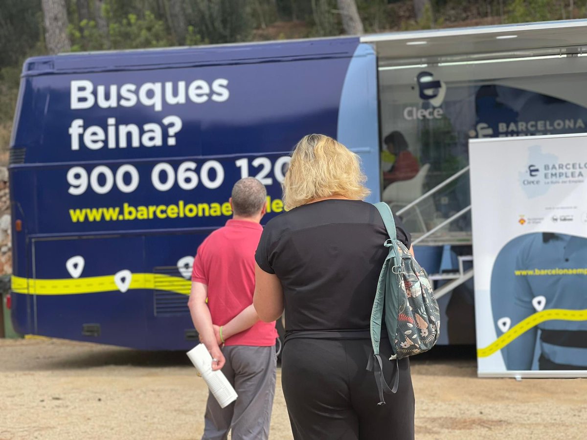 ndavant's tweet photo. Contribuïm a la creació d'#ocupació a les comarques del Baix Llobregat, Barcelonès i Garraf. 

Avui som a #Vallirana, atenent entrevistes de treball a l'autobús de la ruta #BarcelonaEmplea, en la qual participem les filials de @Clece_.

Inscriu-te a https://t.co/Hh7YYZuuOq https://t.co/aK49kNTfH3