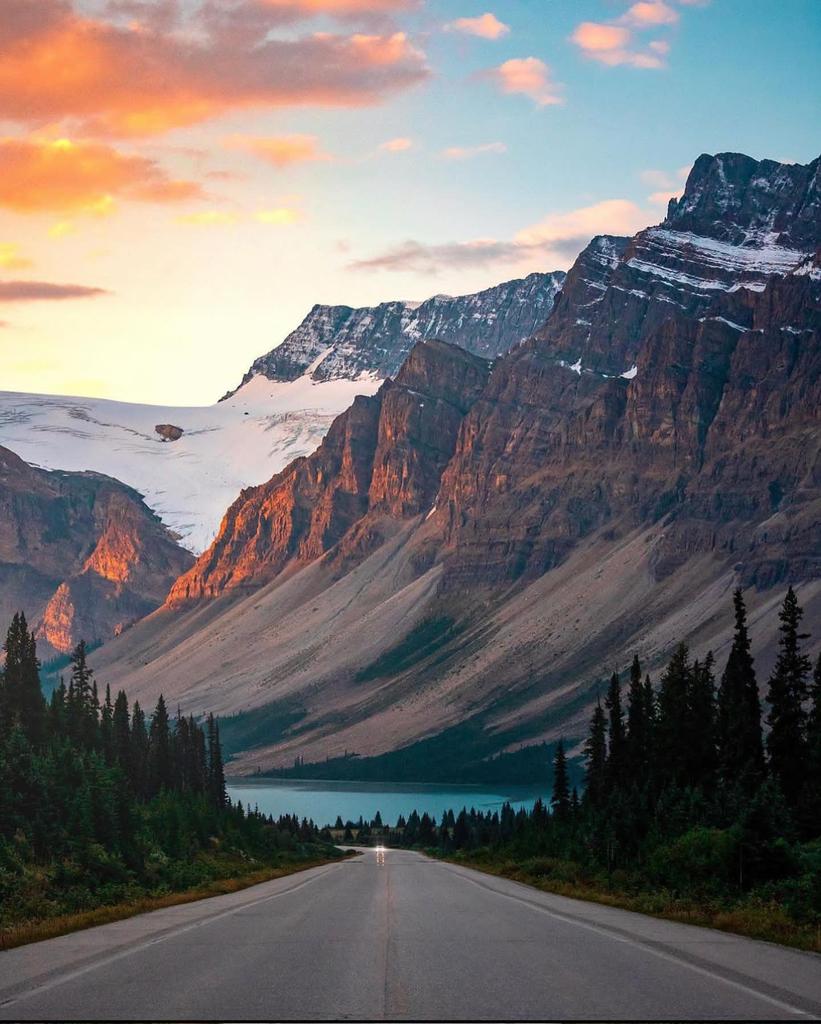 travellazoCOM's tweet photo. Way to Banff National Park https://t.co/lAAgr45uxW