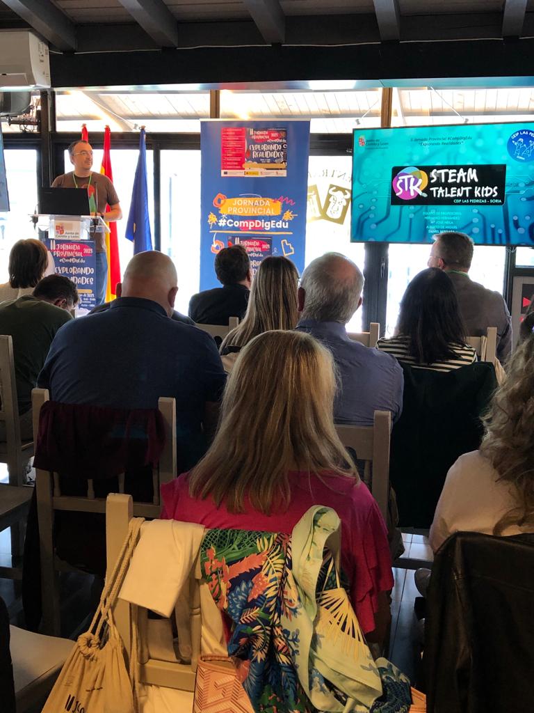 ceipPedrizas's tweet photo. Daniel Bergasa ccomparte la experiencia de nuestro colegio en el programa “STEAm Talent Kids” Con @CDE_SORIA en #COMPDIGEDU_SO
@educacyl @CFIEdeSoria https://t.co/VpTQrQRe7h