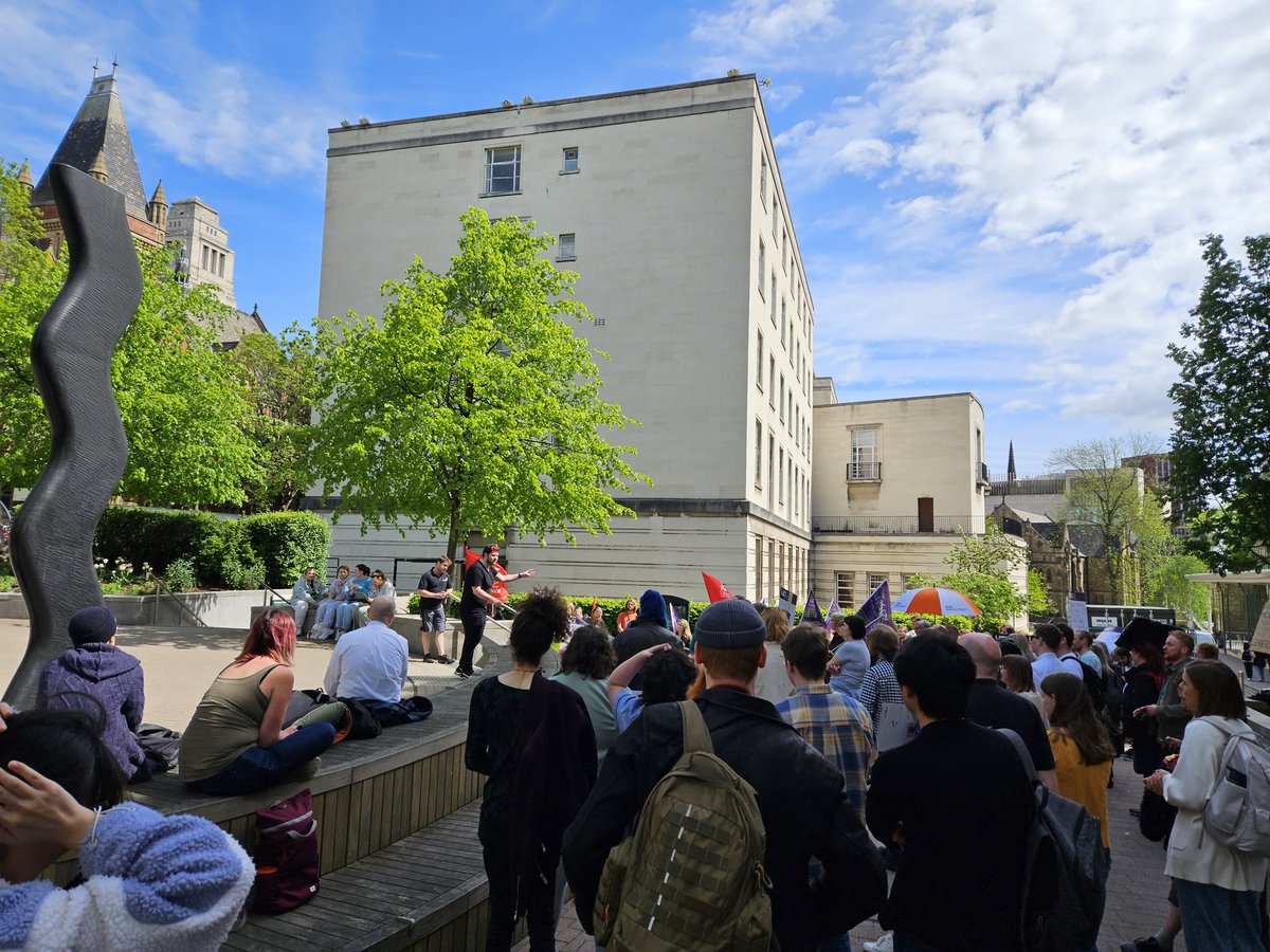 jrhgreenwood's tweet image. Protest outside the Ziff building over the uni's mistreatment of students who need to use that building!