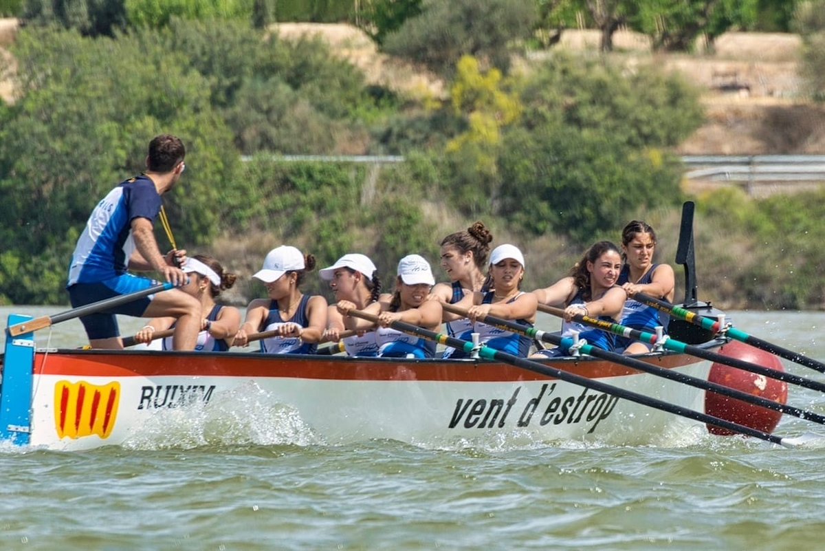 Vent d'Estrop guanyador del Campionat de Catalunya de Llaüt Mediterrani. Enhorabona companys/es, socis/es i esportistes. Un cop més, l'esforç i el compromís de club, ens ha donat una gran alegria amb els millors resultats.