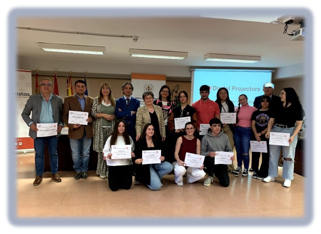 XIV OLIMPIADA ECONÓMICA FASE LOCAL CURSO 22-23
Gloria Arranz, Marina Asenjo y Rocío Baeza de 2º de bach.
Experiencia muy enriquecedora y con muy buenos resultados,5ª posición para Rocío Baeza y 6ª para Marina Asenjo. 
Enhorabuena a las tres alumnas por su implicación.