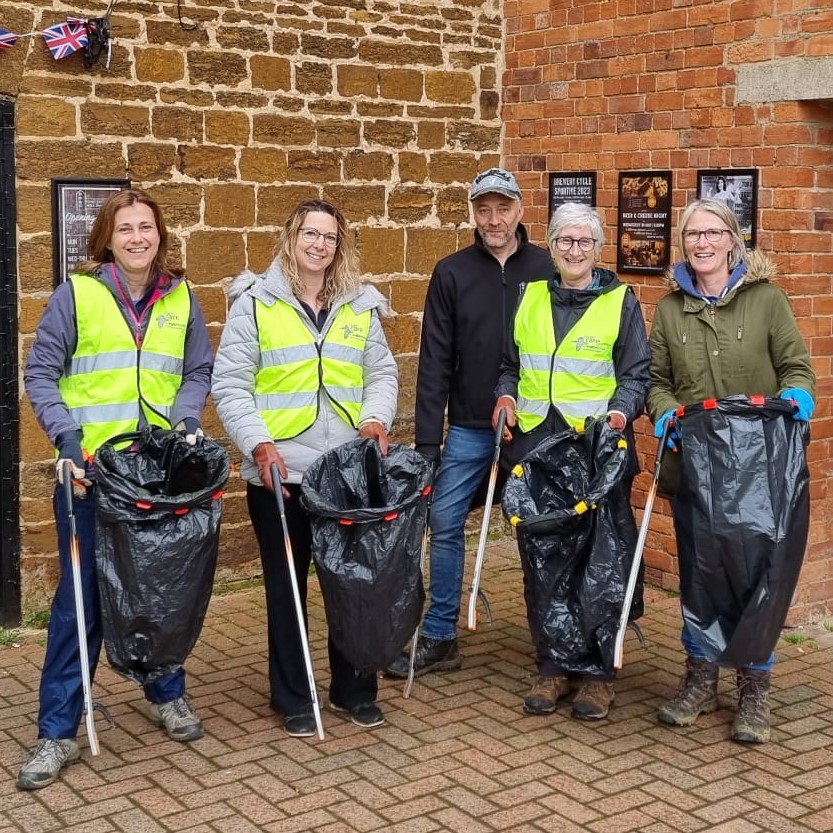 A small team from the Mill took part in The Big Help Out yesterday and joined forces with a group of volunteers to carry out the Towcester Tidy Up initiative, organised by The Rotary Club. Over 40 residents helped clear loads of rubbish! 🙏 #thebighelpout #towcester #coronation