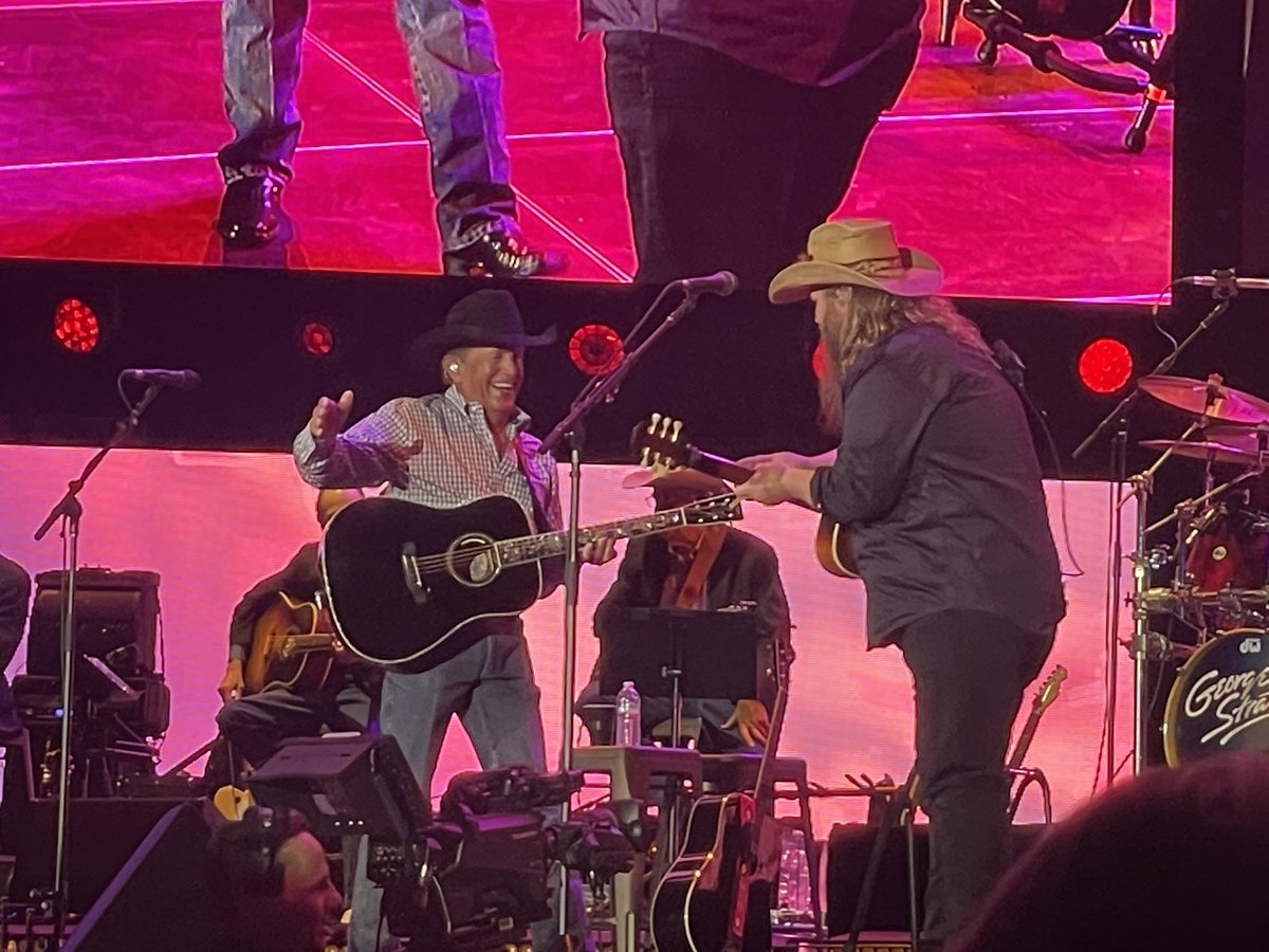 Toni1Miller's tweet photo. @GeorgeStrait @StateFarmStdm We were there! https://t.co/Jn3LQakldB