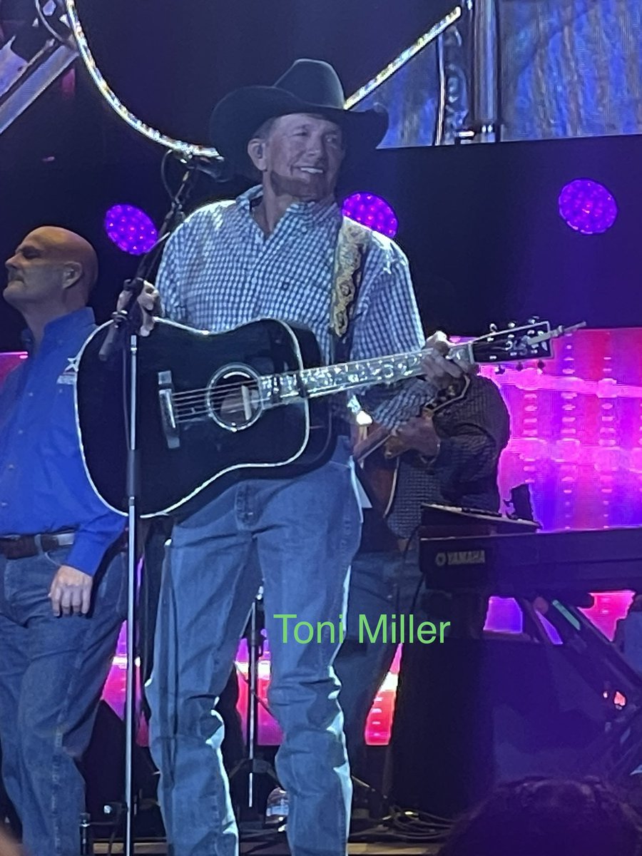 Toni1Miller's tweet photo. @GeorgeStrait @StateFarmStdm We were there! https://t.co/Jn3LQakldB