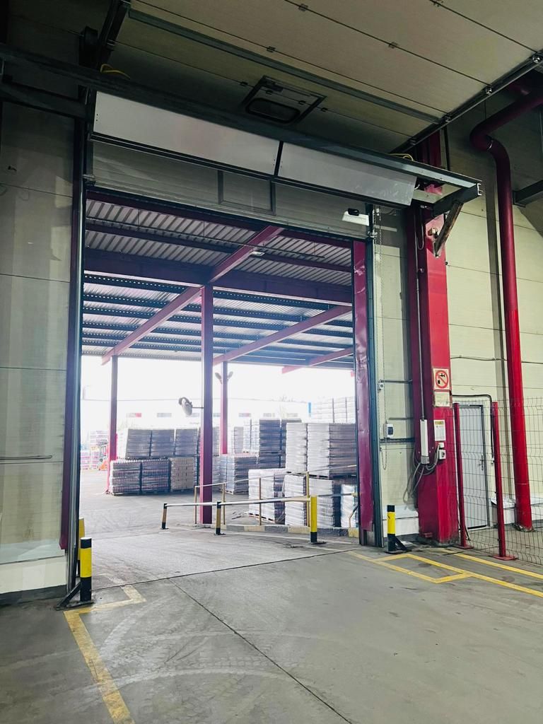 GroupVts's tweet photo. 𝐖𝐈𝐍𝐆 𝐏𝐑𝐎 - the most powerful #aircurtain in VTS Group offer. It's perfectly adapted to work in ✔ the #production #hall, ✔ #warehouses and ✔ #logistics centres. More details you can find here 👉 https://t.co/7kYtoIuvRg

#vtsgroup #wingpro #hvac  #mechanicaldesignengineer https://t.co/hX6PI09IBH