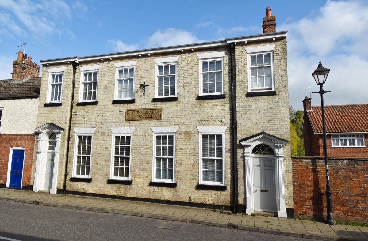 MoveWithMasons's tweet photo. Have you seen this historic property we listed on Westgate? One of Louth's most desirable roads.
Walk to Hubbard's Hills in one direction &amp; The Wheatsheaf in the other. 

The Old National School 
For Sale £450,000 (Guide Price): https://t.co/BHmtqePerG

#louthestateagent https://t.co/c19jK8d4iT