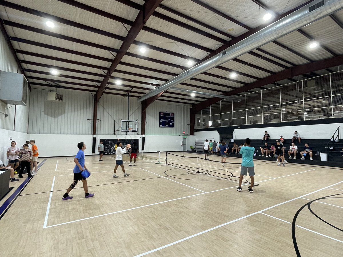 coachreedJHS's tweet photo. Food & Games
Great time last night hanging out, eating some food, and competing! #ForcedFamilyFun https://t.co/mdojRjwa2K