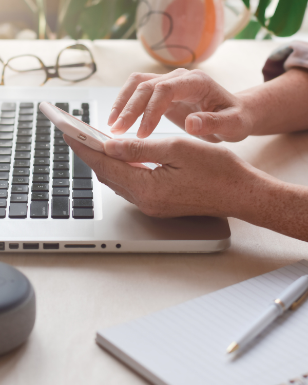 Megacall_es's tweet photo. ¿Para qué sirven los números virtuales?  

Son muy útiles para empresas que desean tener un número telefónico local en diferentes países o regiones, sin tener que establecer una presencia física en dichos lugares 📌  

#VoIP #Telecomunicaciones #Digitalizacion #technology https://t.co/Lqh2vUc54s