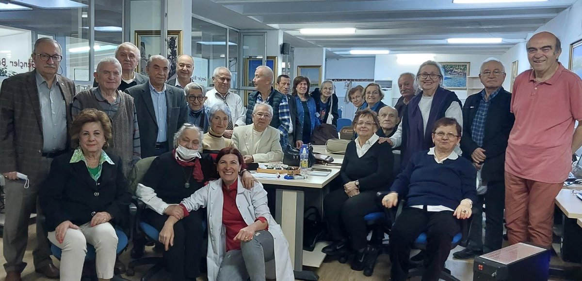 renginaltinbas's tweet photo. @mansuryavas06 @ankarabbld @abbbasin @ankaragelisiyor
@bey_dikmen @AdnanTatlisu @mizrakesin 
@OnsoySEMA @sevginazo @mavimasa #MansurYavaş  #salı #Ankara MUTLUYUZ DERSLER HARİKA💕💕💕
@sevginazo https://t.co/RtSHyJNd5y