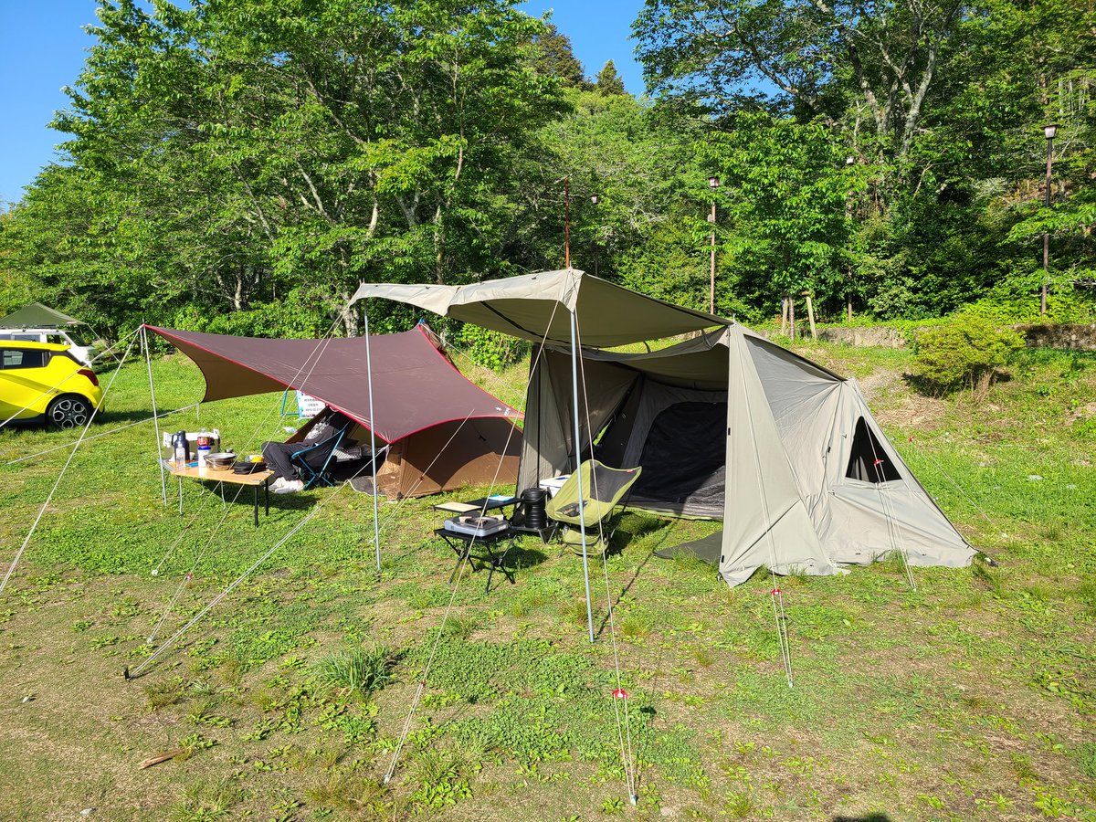 ______Gen______'s tweet image. 友人とキャンプ
チジミをホットサンドメーカーで作った
（実は前回、チジミのもとの粉を忘れたw）
お好み焼きみたいになったけど美味しかった

なんとなく星を撮ったら（多分）北斗七星だった