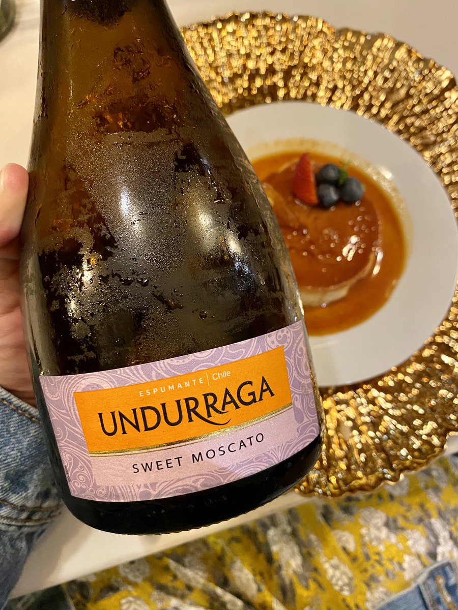 livsalguero's tweet image. Happy #Moscato Wine Day 🍯