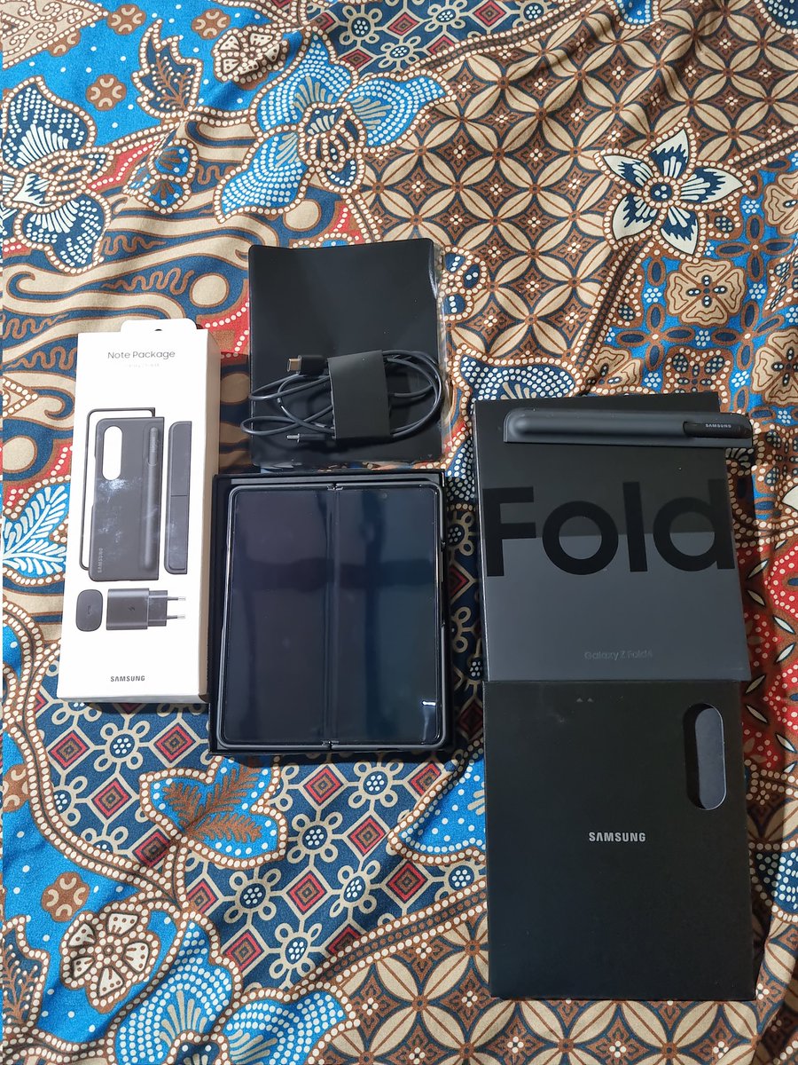 Sya yang on Twitter quot WTS WANT TO SELL SAMSUNG Z FOLD 4 12GB 256GB 