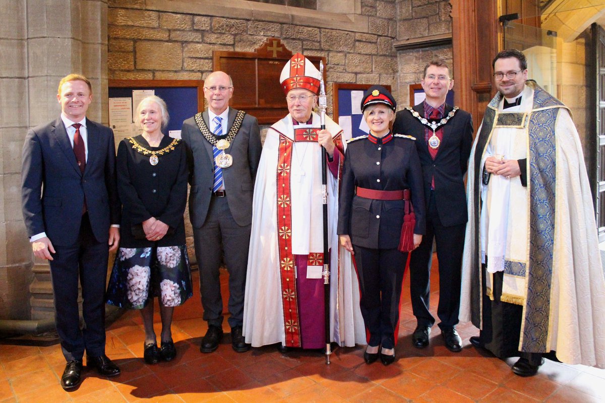 Some photos from our wonderful Coronation Service of Celebration on Sunday evening. Superb music from choir, organ and trumpets, readings and prayers from pupils from local schools, and a great number attended to celebrate this historic moment (photos by Fr Kenneth Crawford).