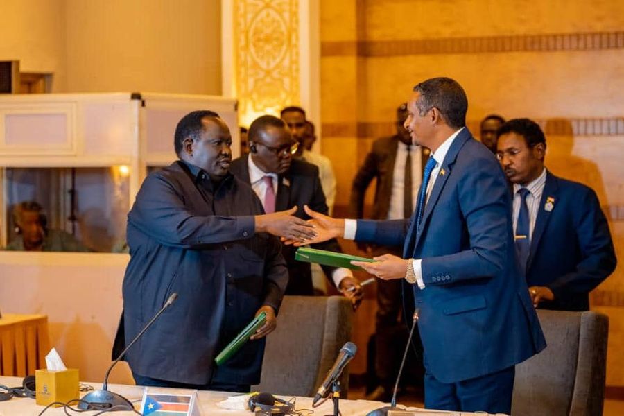PatrickHeinisc1's tweet photo. During Abyei negotiations (April 6-13), Hamedti informed #South_Sudan presidential advisor Gatluak that he would start a war against 🇸🇩 army on April 15. On April 9, Gatluak warned his relatives in Khartoum that there would be war next Saturday. His family left #Sudan immediately https://t.co/cFsTdenWxo