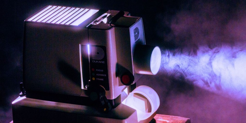El 30 de julio de 1932 se estrena el primer cortometraje producido con el proceso Technicolor, que utilizaba tres tiras a todo color. Este sistema reemplazaría el antiguo RG color space de dos colores (blanco y negro) 🎥 #Summa3D #CineAnimación