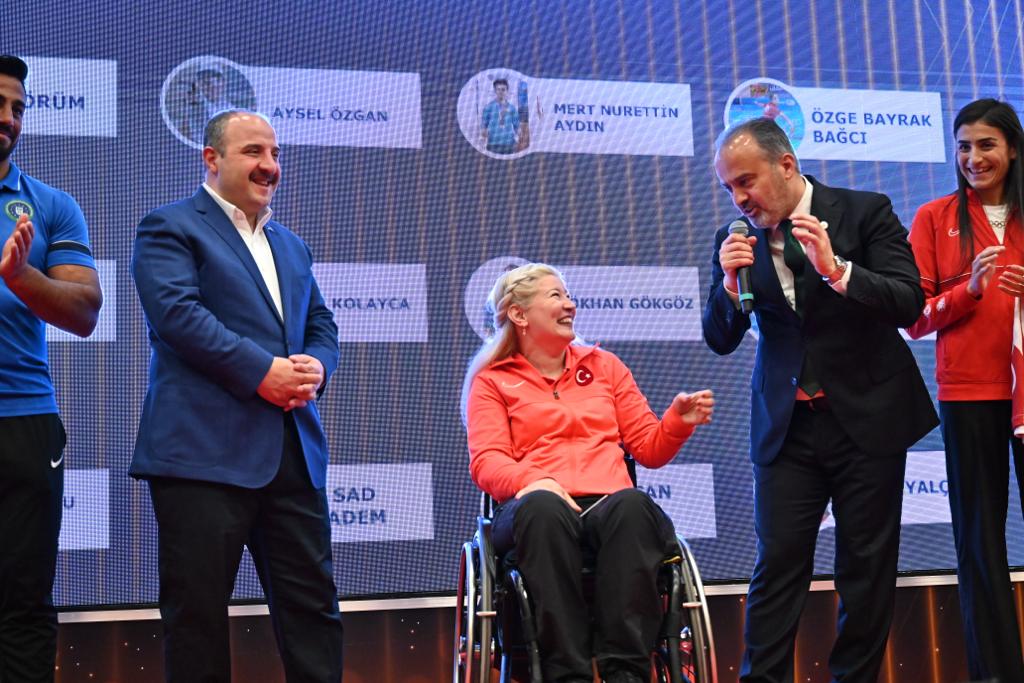 Alinur Aktaş