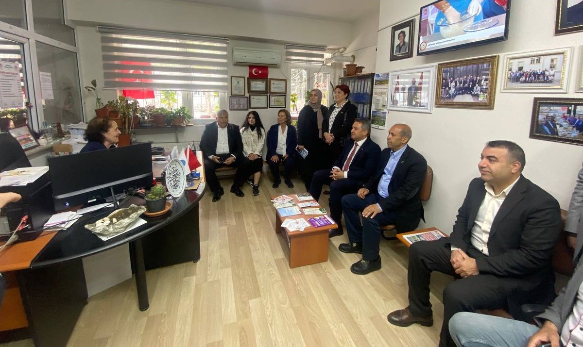 isamesihsahin's tweet photo. Eyüpsultan Alibeyköy Mahalle Muhtarımız Firdevs Kuş'u ziyaret ediyoruz. https://t.co/KFMxbVbU6Z
