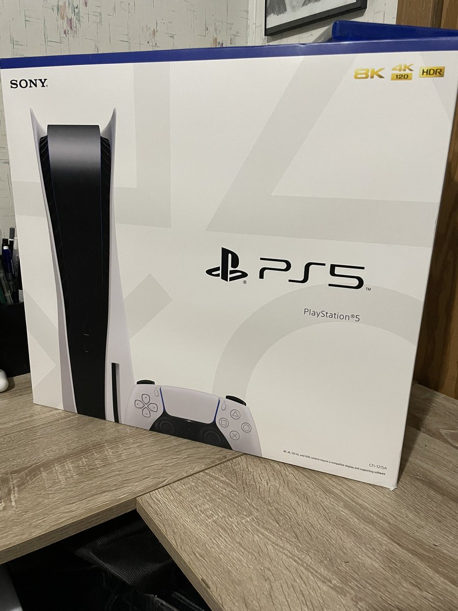 TheSilentDraw's tweet photo. Little late to the party, but finally got my hands on a PS5 🥳
#PS5 https://t.co/Eqa7ohtcZa