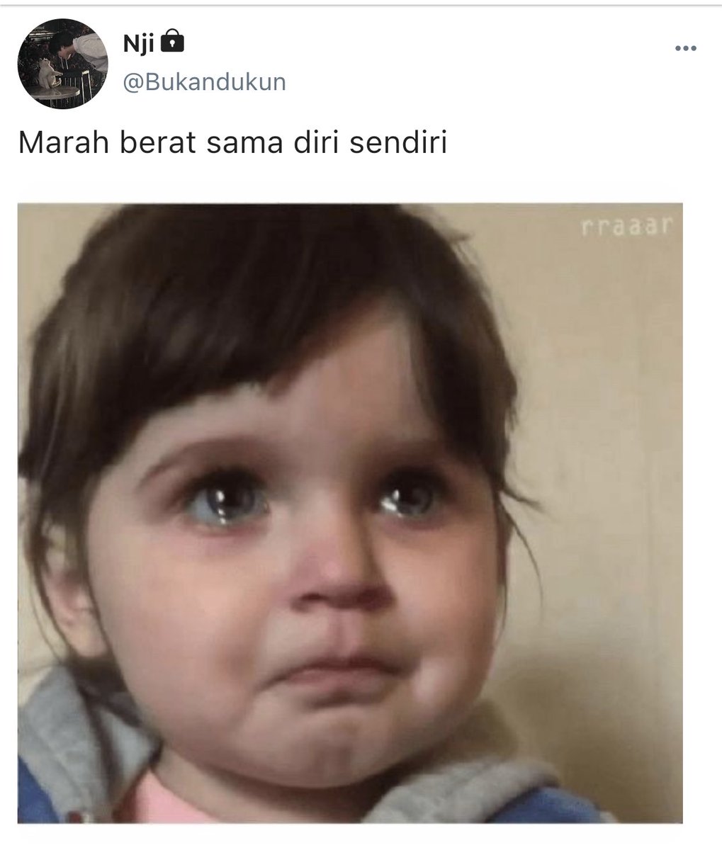 mikki-on-twitter-cape