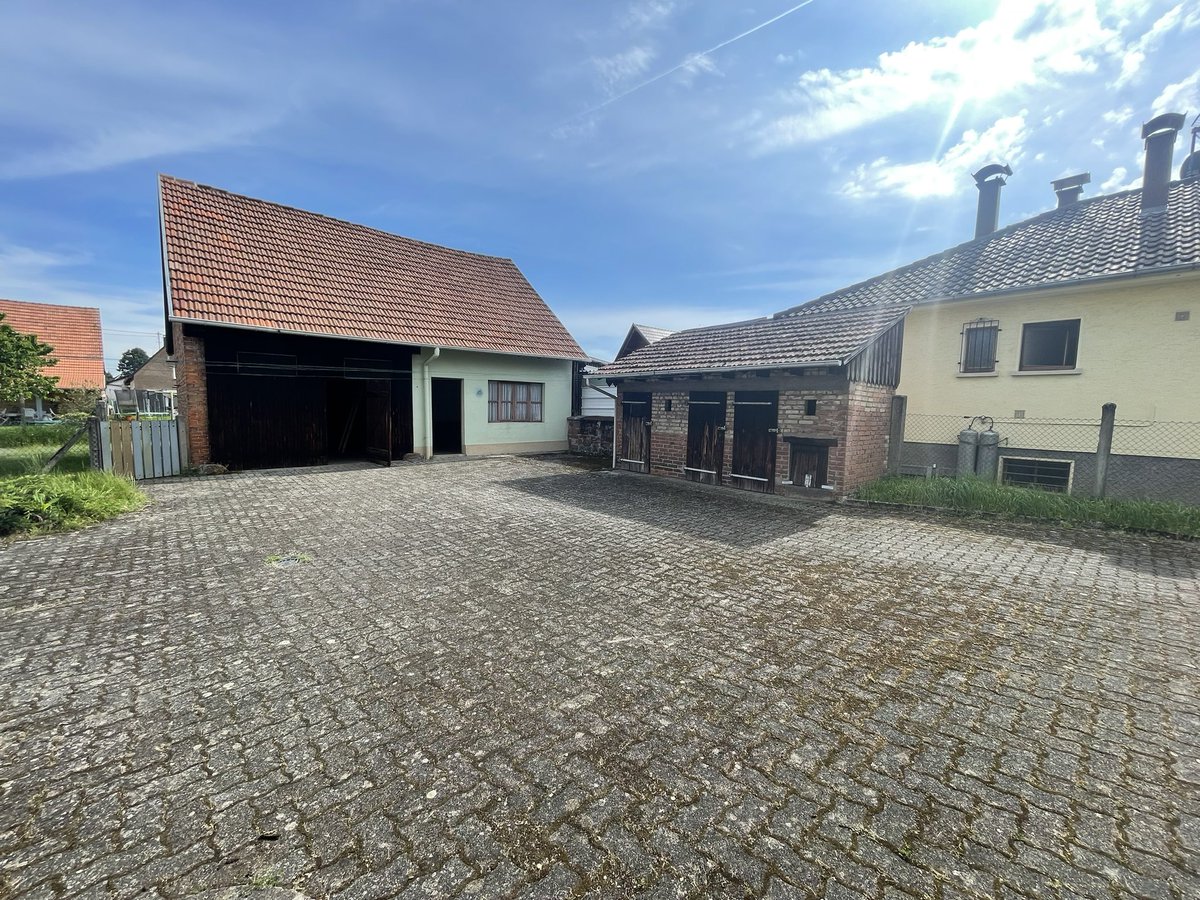strassbynight's tweet photo. Offre acceptée par le vendeur, y’a plus qu’à vendre la notre…
On va être bien là 😍 https://t.co/0paCDJ12mF