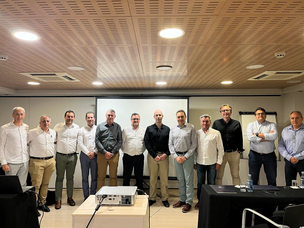 FenieInstalad's tweet photo. #FENIEAsociaciones| 👥Miguel Ángel Gómez y Jesús Román, Presidente y Secretario General de FENIE han estado hoy con su plan de acercamiento con las asociaciones:
@aiecscomunica @ASELECfemeval #Pymev @ApemeAlicante y @fremm_es
¡Gracias por vuestra acogida! https://t.co/09168nAcS1