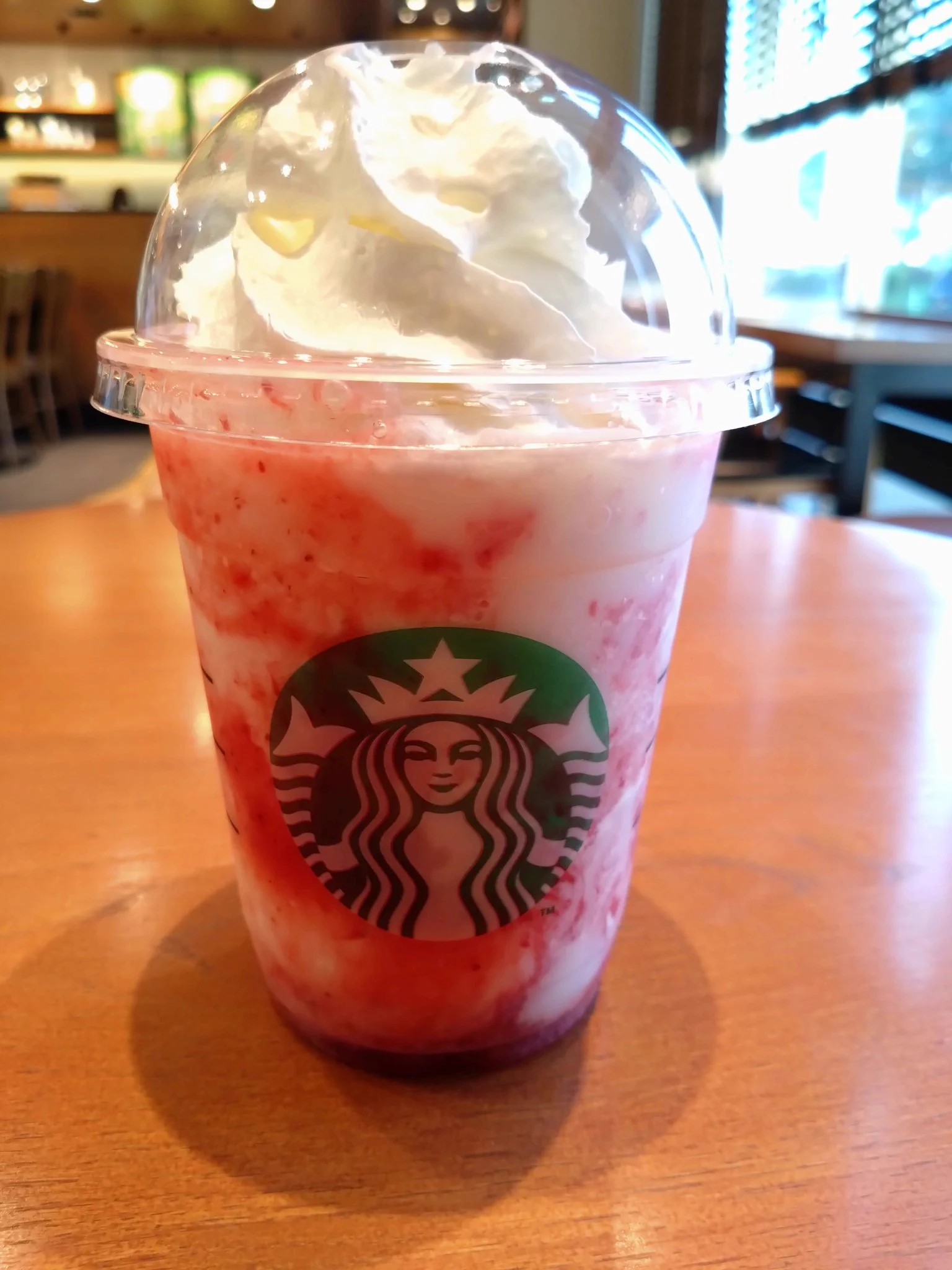 @sweetroad5 一足先に飲みました🍓 