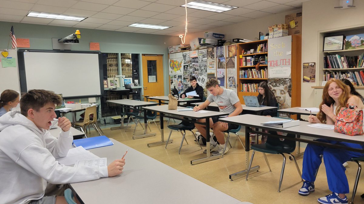 LatrobeHighPost's tweet photo. Love to witness teenagers "owning" their learning by using the early morning Wildcat Time. #faithinfuture #GREATerLatrobePride https://t.co/js8IOTfmcV