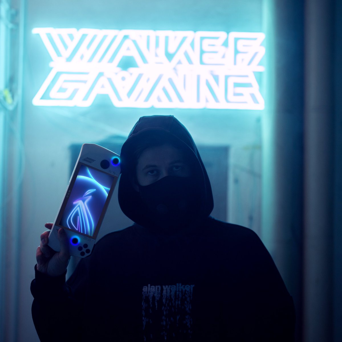 ASUS_ROG_FR's tweet photo. Prêt pour la #ROGALLY ? @IAmAlanWalker est déjà dans les starting-blocks !
Plus que 48h à patienter (11 mai à 16h) 👉 https://t.co/5zAhtAM7t9
#ROGALANWALKER #playALLYourgames https://t.co/OjZIt4aXuc