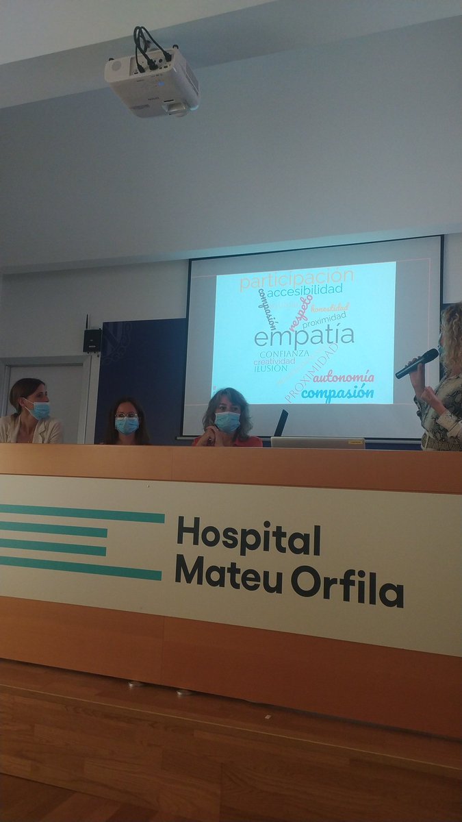barbaraduque4's tweet photo. Presentación de la estrategia de Humanización del Servei de Salut de Illes Balears en Menorca, a cargo de Rosa Duro, Carmen Zarzosa y las enfermeras del Área de Salud de Menorca Cristina Vico y Rebeca Gutiérrez. Enhorabuena por la iniciativa. https://t.co/zxv5nJm7ex