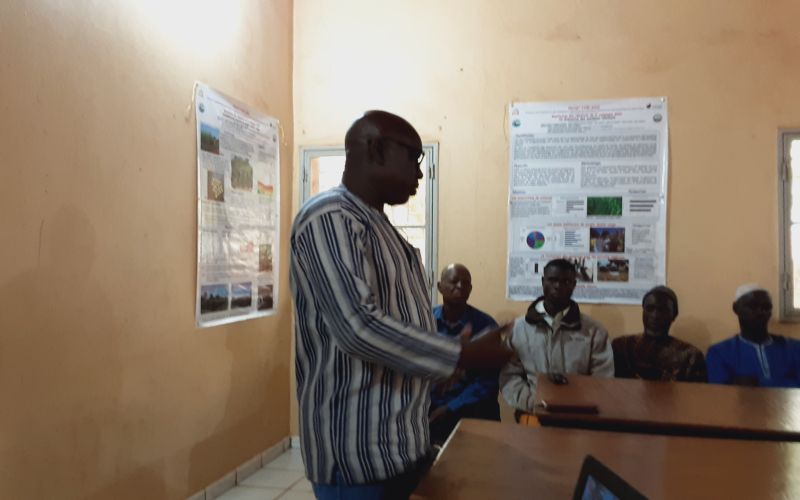 FairSahel's tweet photo. Du 08 au 14 mai se tient l'atelier de restitution des résultats des campagnes 2021-2022 et du lancement de la campagne 2023 dans la région de #Sikasso avec les producteur.rice.s qui mènent les expérimentations!
organisé par l'#AOPP et l'#IER avec le soutien de @UEauMali https://t.co/lWoY9LcX7Z